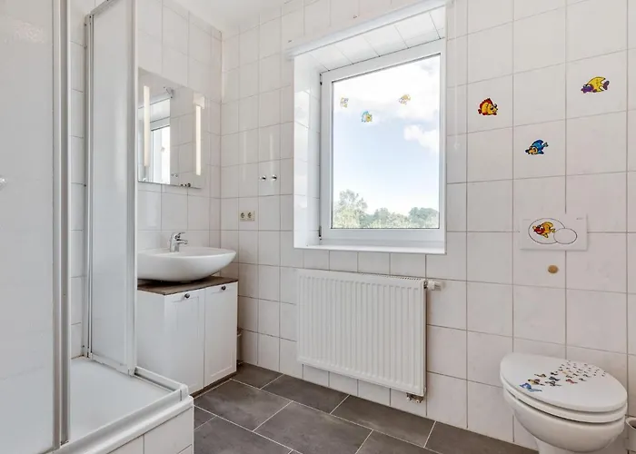 Spacious Family Haven In Casa de Férias Kröpelin